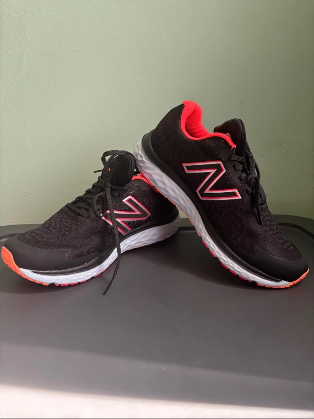 New Balance Women’s Black & Coral Athletic Running Shoes Size 9 WIDE - Picture 2 of 7